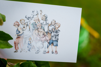 ilutratīva bilde, kur kartiņa  kur uzzīmēti bērni