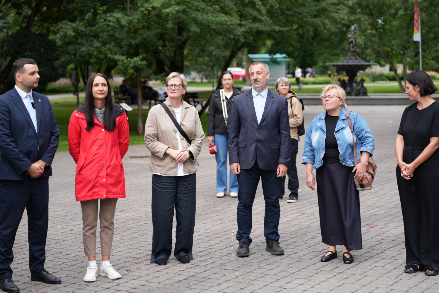 Atklāta kampaņa “Dāvā bērniem mīlošu ģimeni!” palīdzība bērnam var sākties ar sarunu un pirmo soli