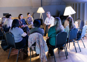 Konference “Kā audzināt bērnu bez vardarbības: vides, speciālistu un kopienas nozīme” 25.11.2025. atskata bildes