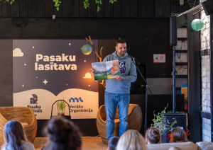FOTO: ar dziesmām, izrādēm un pasaku zemes kopīgu radīšanu aizvadīts pirmais Pasaku festivāls