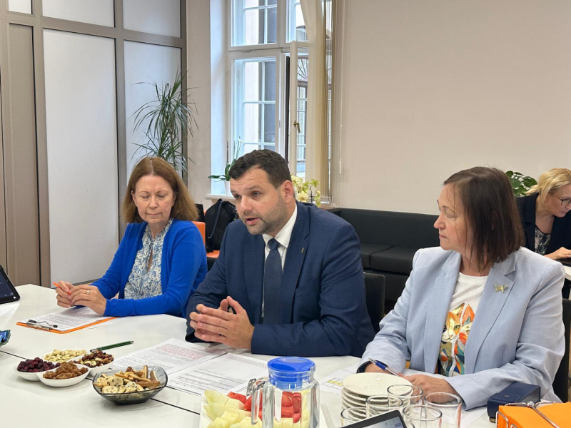 Labklājības ministrijastikšanās Veselības ministrijā
