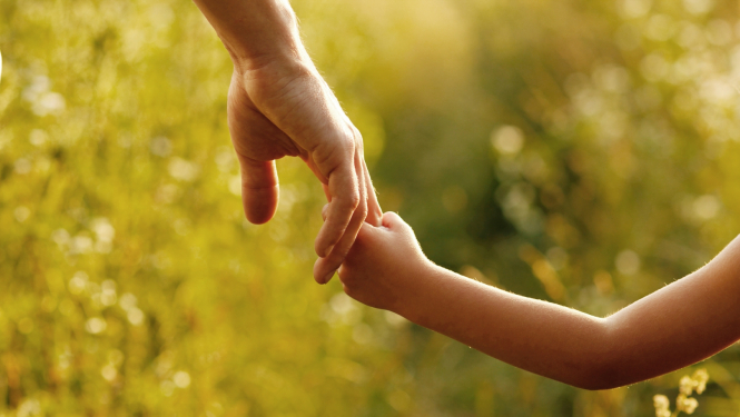 bērnu rokas
