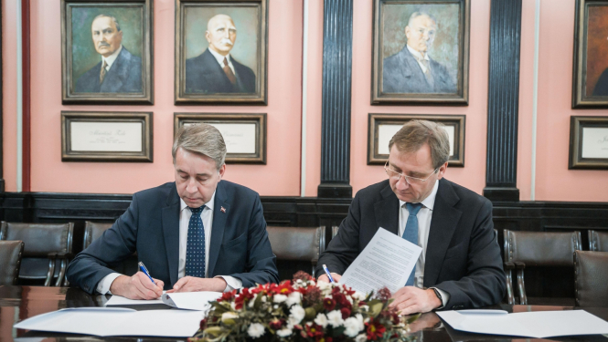 Labklājības ministrs Uldis Augulis ar Latvijas Universitātes rektors profesors Gundars Bērziņš 